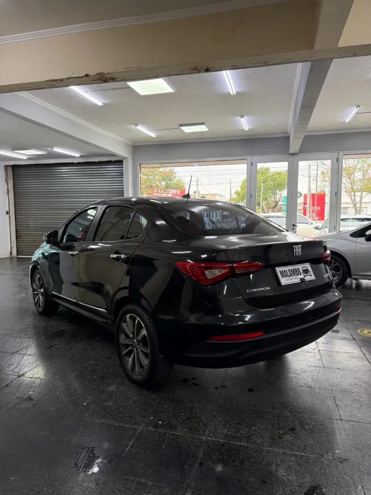 Fiat Cronos 1.8 16v Precision — foto 11