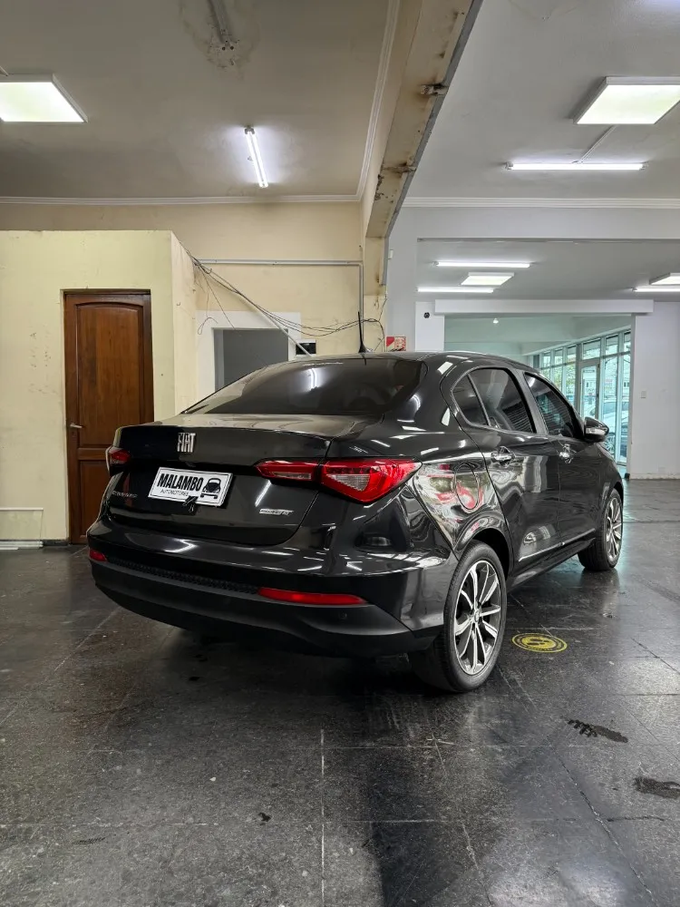 Fiat Cronos 1.8 16v Precision — foto 12