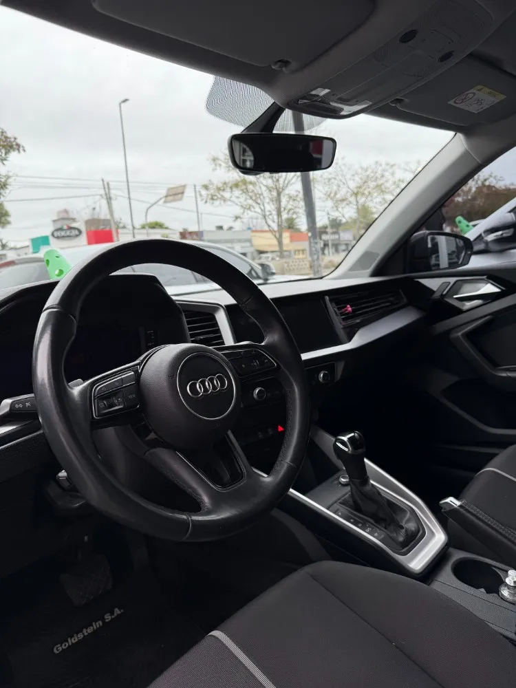 Audi A1 5P 1,0 Tfsi Sportback 30 116CV — foto 4