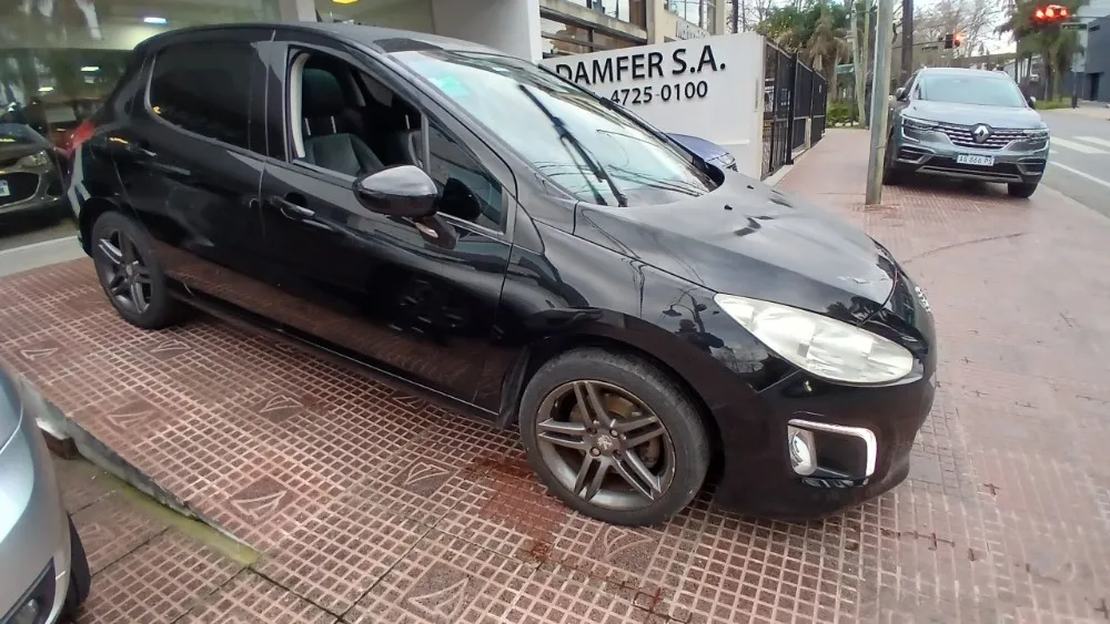 Peugeot 308 5P 1,6 THP Feline 2015 — foto 2