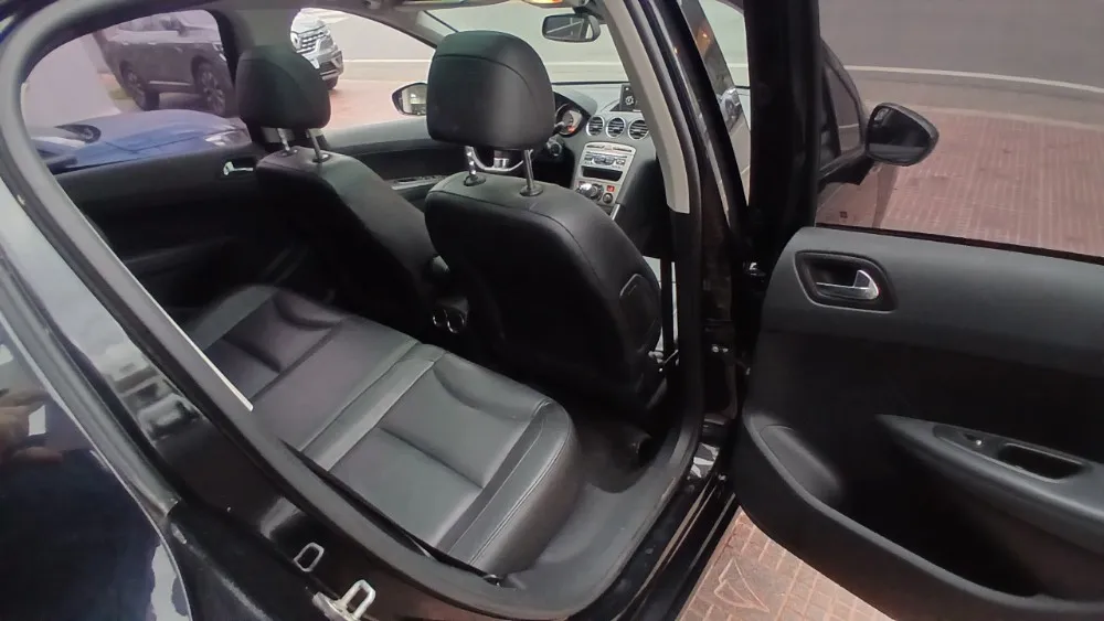 Peugeot 308 5P 1,6 THP Feline 2015 — foto 5