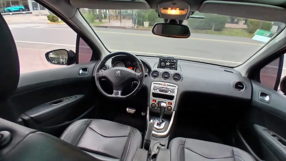 Peugeot 308 5P 1,6 THP Feline 2015 — foto 14