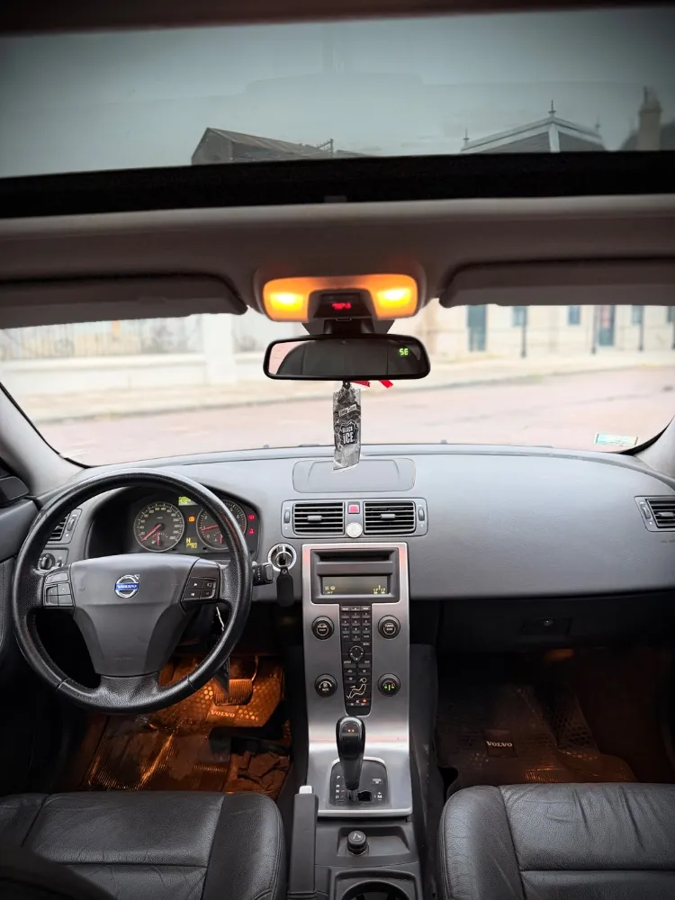 Volvo S 40 4P 2,0 P2 AT — foto 3