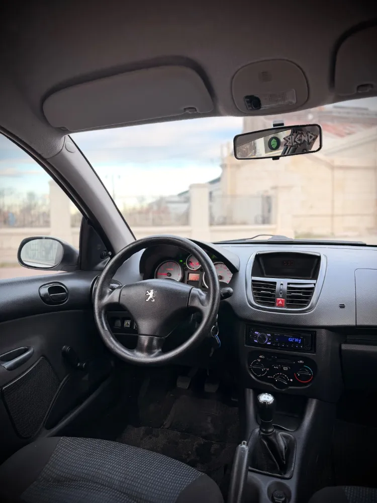 Peugeot 207 — foto 5
