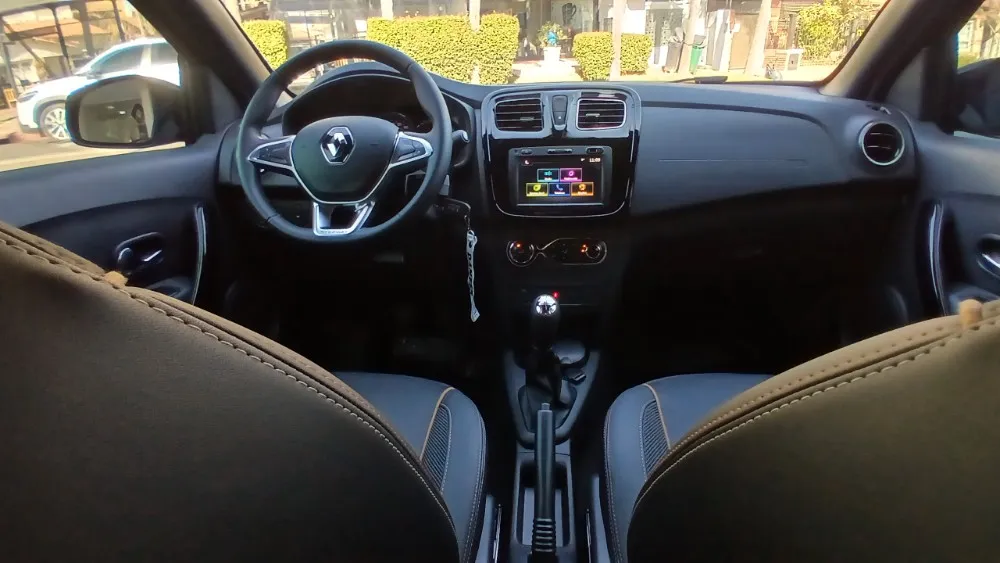Renault SANDERO STEPWAY 5P 1,6 16V Intens Ph2 — foto 3