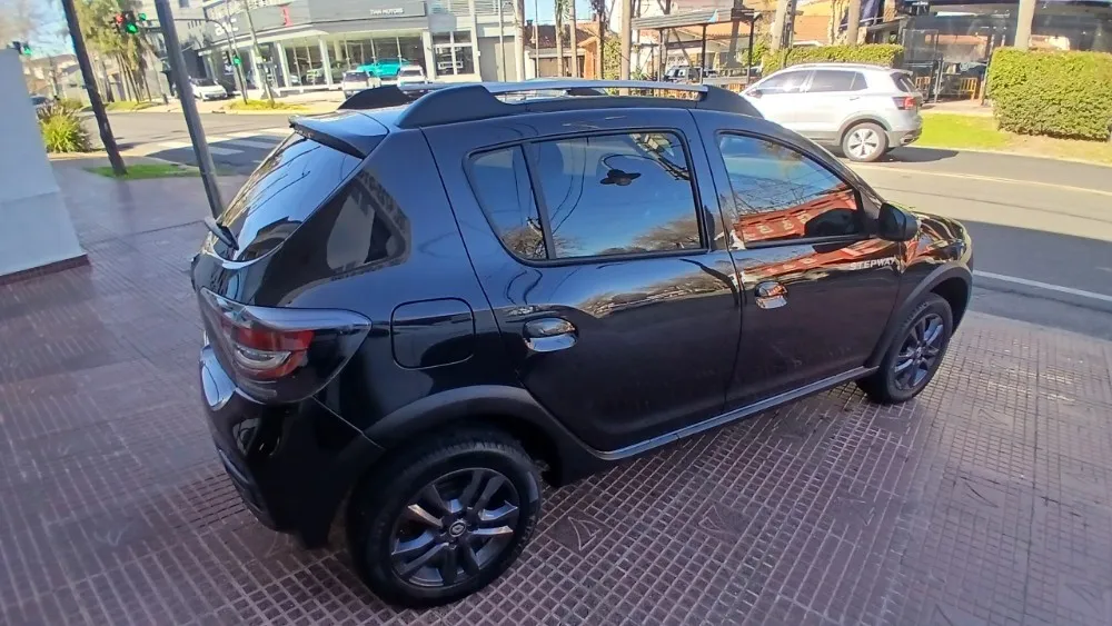 Renault SANDERO STEPWAY 5P 1,6 16V Intens Ph2 — foto 5