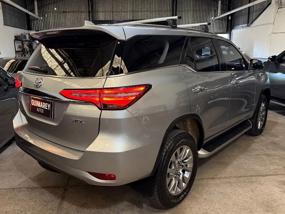 Toyota SW4 Srx 4X4 2.8 TDI 7a AT — foto 3
