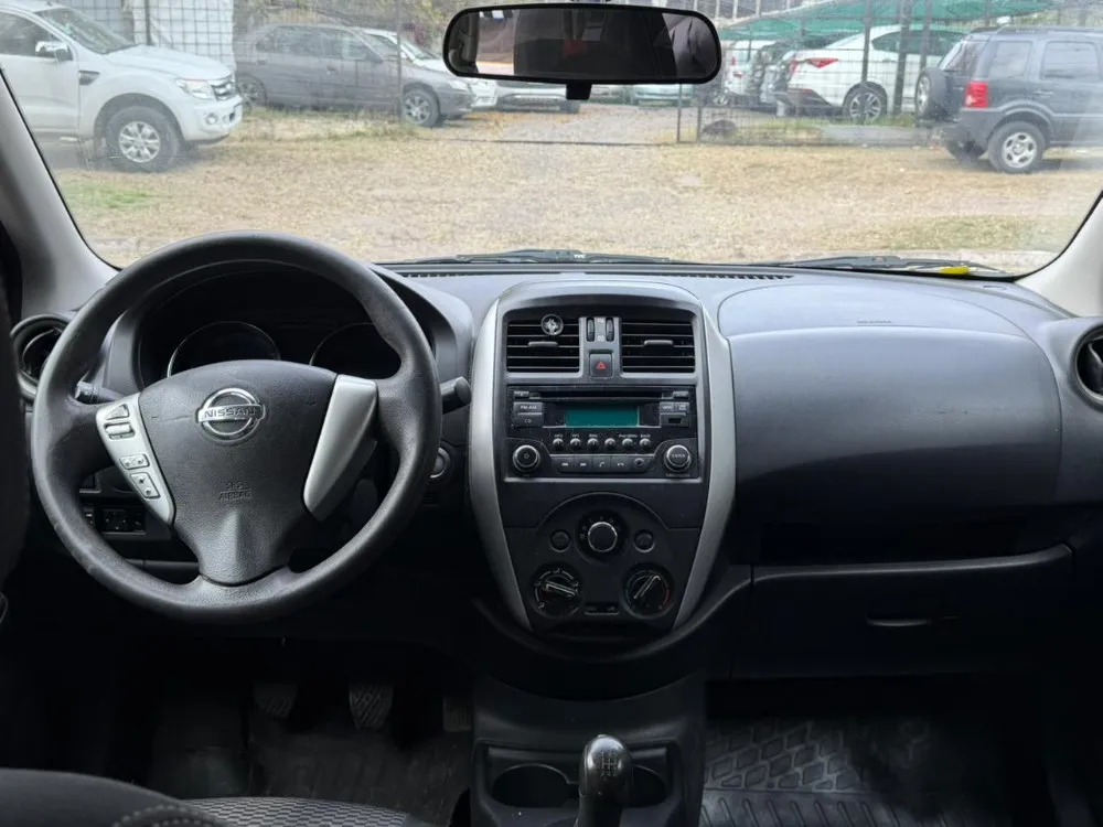 Nissan Versa sense pure drive — foto 3