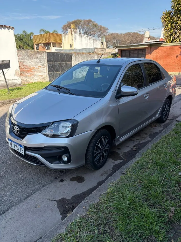 Toyota ETIOS 4P 1,5 Xls Pack 6MT 2022 — foto 4