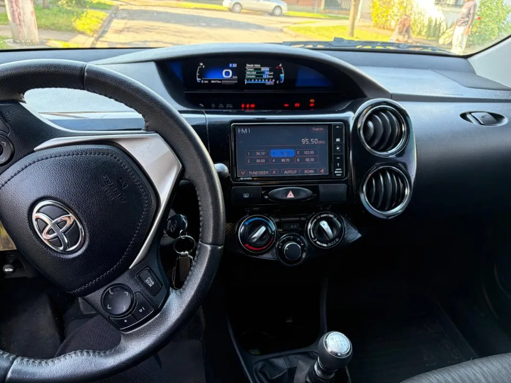 Toyota ETIOS 4P 1,5 Xls Pack 6MT 2022 — foto 5