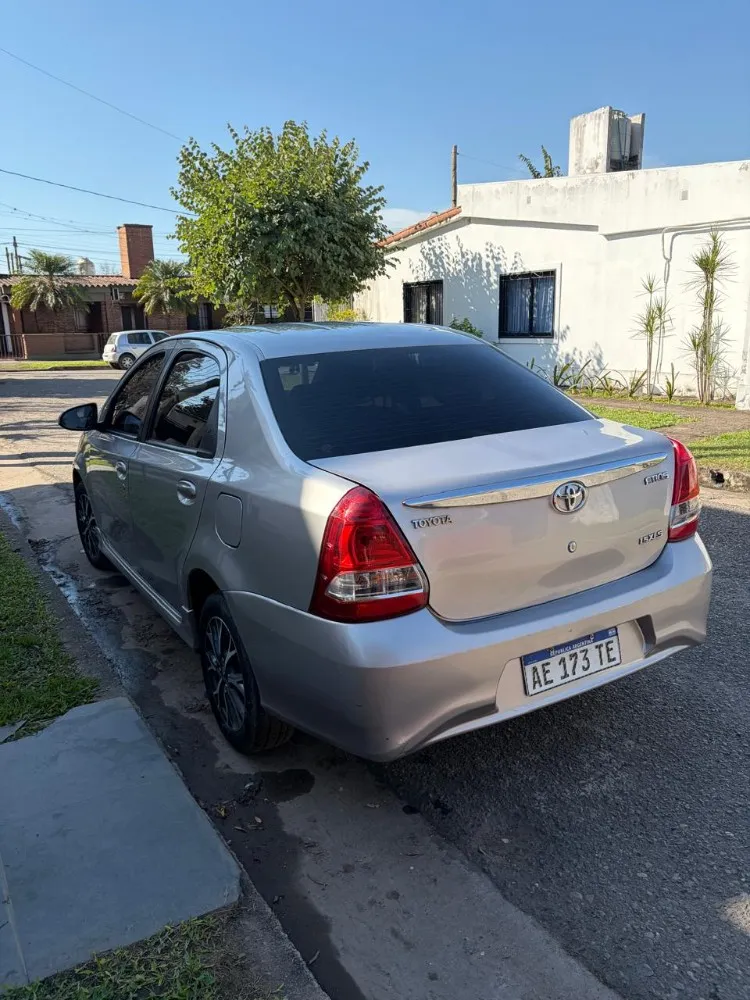 Toyota ETIOS 4P 1,5 Xls Pack 6MT 2022 — foto 6