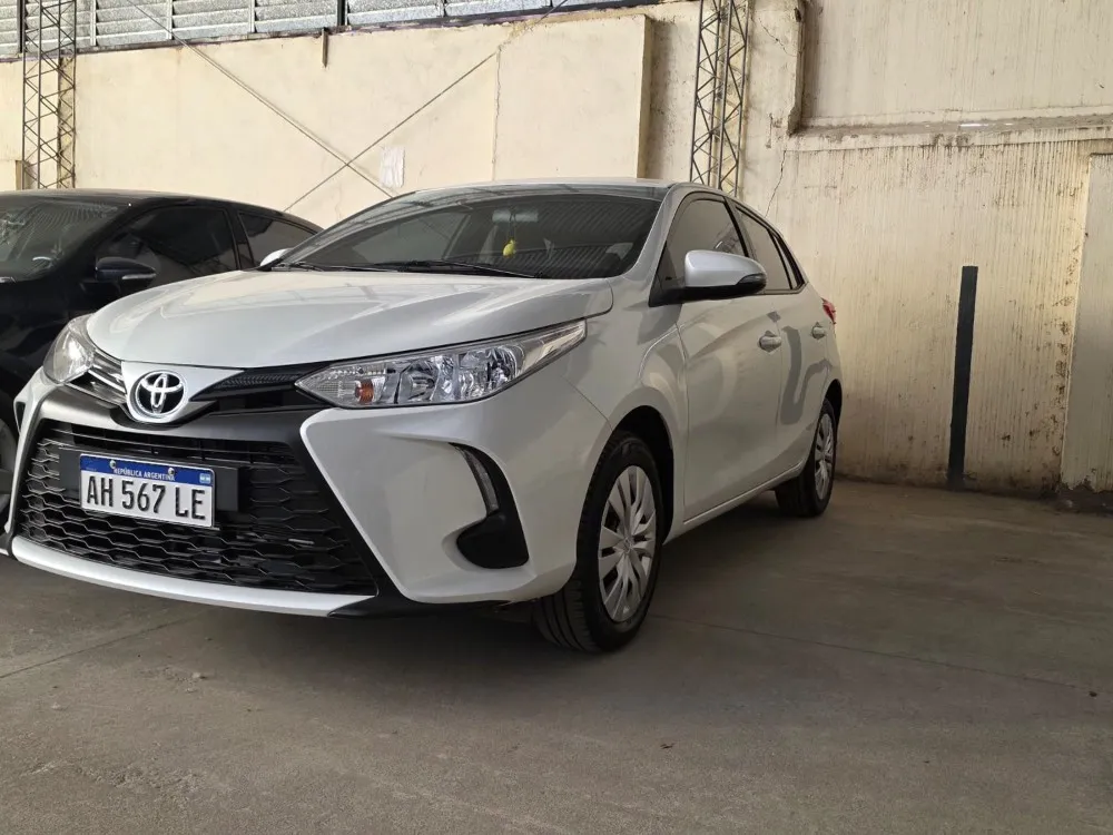 Toyota YARIS 5P 1,5 Xs CVT 2023 — foto 3