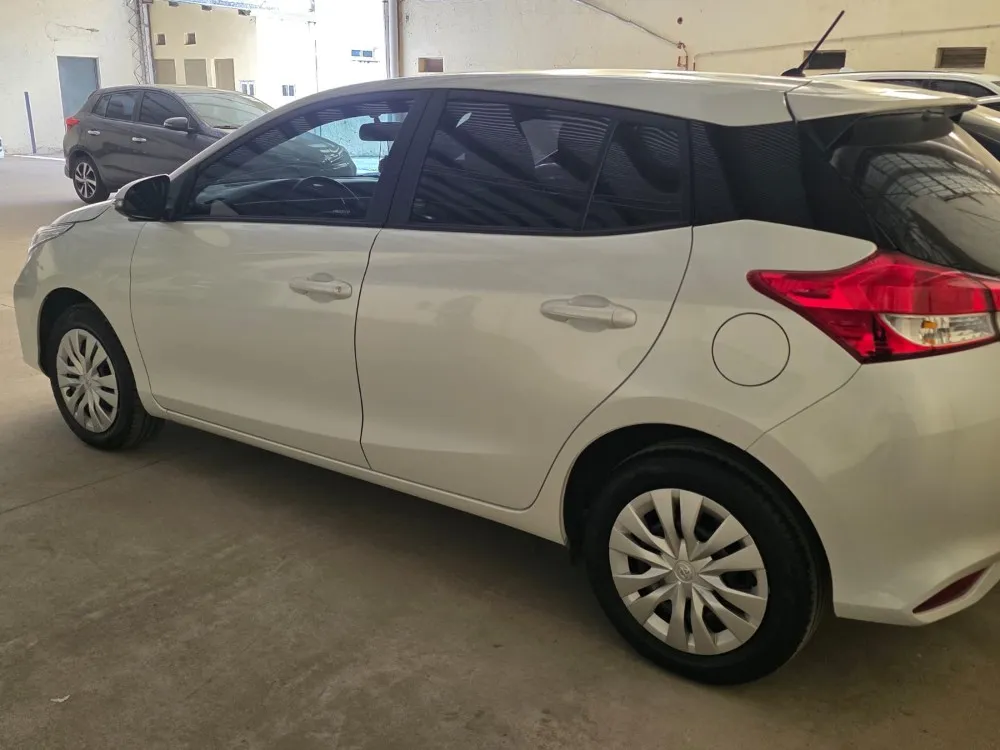 Toyota YARIS 5P 1,5 Xs CVT 2023 — foto 4