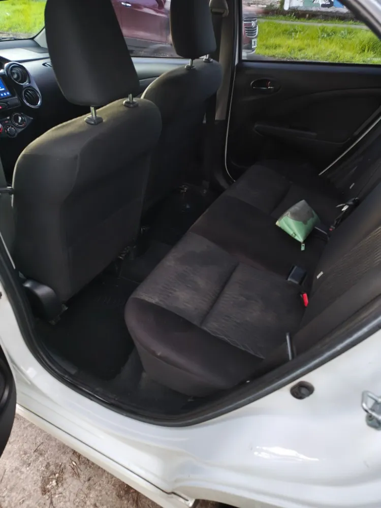 Toyota Etios 5P 1,5 Xls Pack 4at 2022 — foto 2