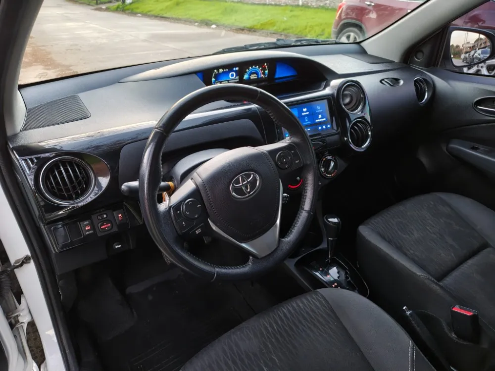 Toyota Etios 5P 1,5 Xls Pack 4at 2022 — foto 5