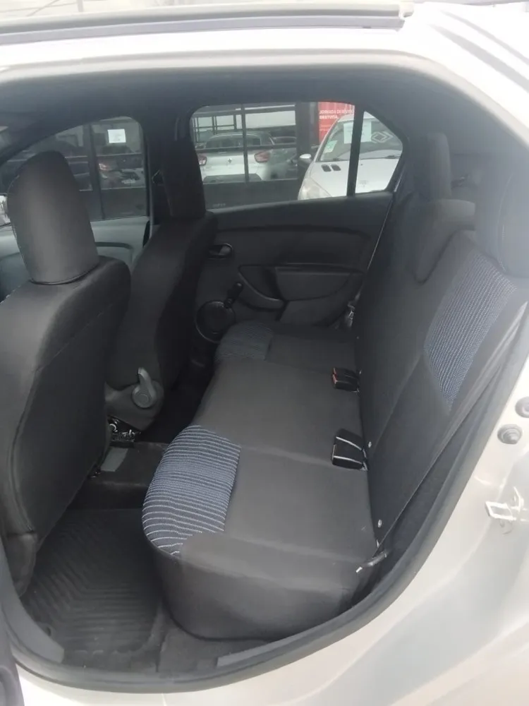Renault LOGAN 4P 1,6 16V Life C/GNC — foto 5