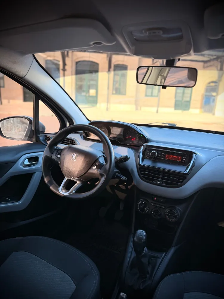 Peugeot 208 — foto 5