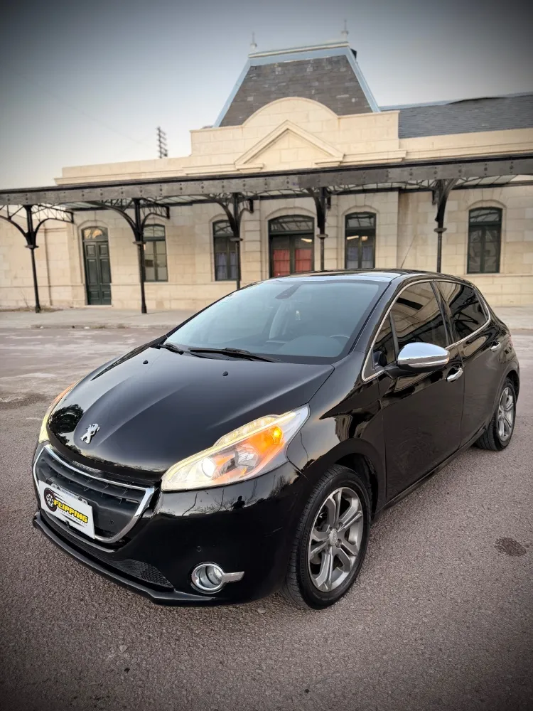 Peugeot 208 — foto 9
