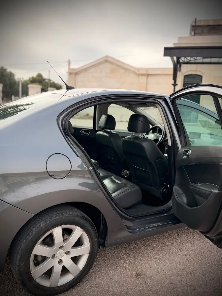 Peugeot 408 — foto 3