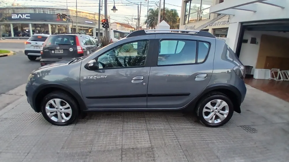 Renault SANDERO STEPWAY 5P 1,6 16V Privilege  2015 — foto 3