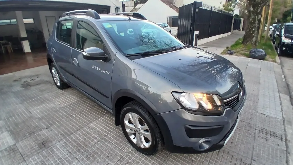 Renault SANDERO STEPWAY 5P 1,6 16V Privilege  2015 — foto 4