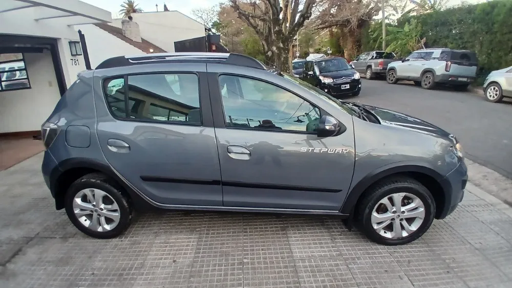 Renault SANDERO STEPWAY 5P 1,6 16V Privilege  2015 — foto 5