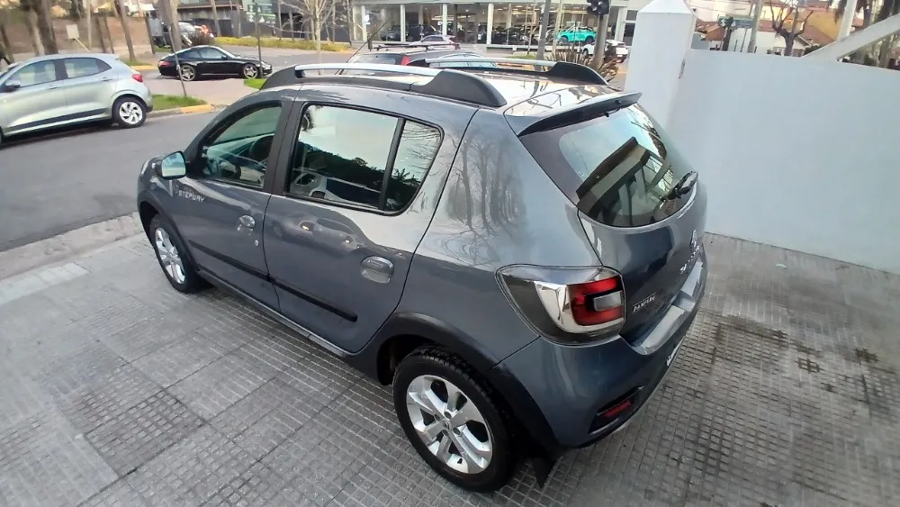 Renault SANDERO STEPWAY 5P 1,6 16V Privilege  2015 — foto 8