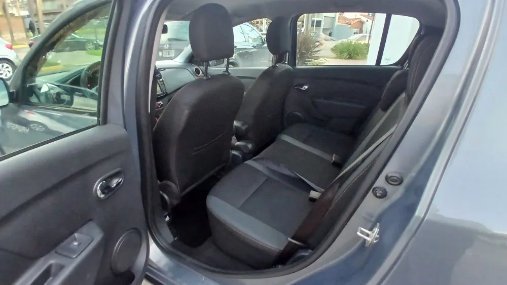 Renault SANDERO STEPWAY 5P 1,6 16V Privilege  2015 — foto 9