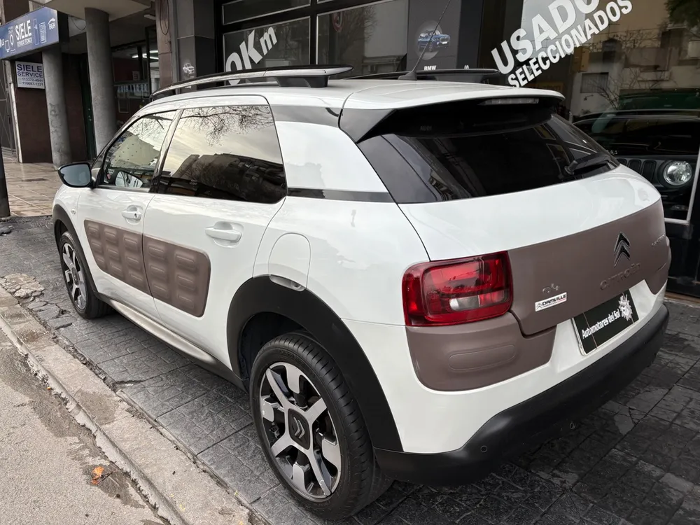 Citroën C4 Cactus 1.2 PURETECH 110 AT6 SHINE — foto 6