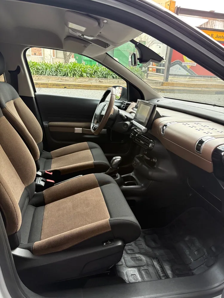 Citroën C4 Cactus 1.2 PURETECH 110 AT6 SHINE — foto 13