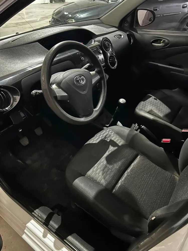 Toyota ETIOS XS 4P — foto 2