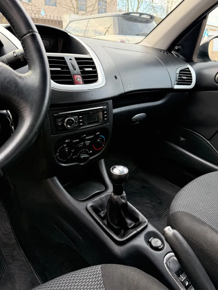 Peugeot 207 Compact Allure — foto 6