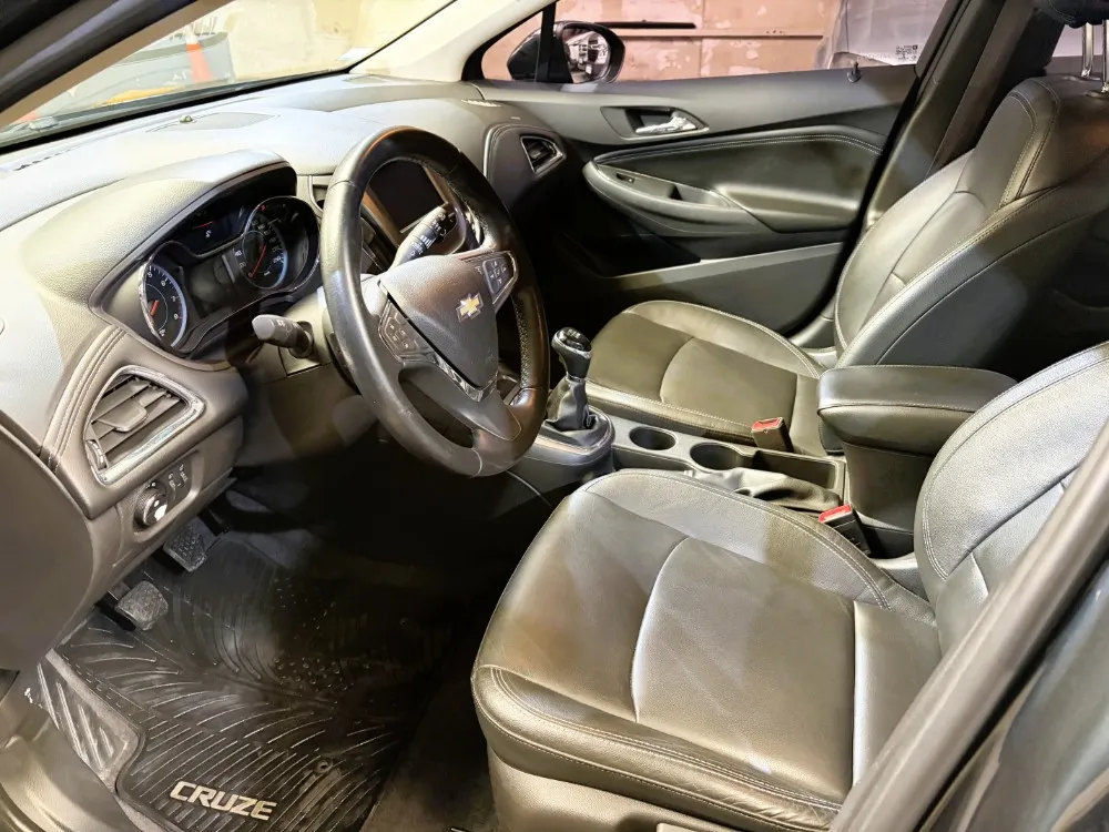 Chevrolet Cruze LT 5p MT — foto 13
