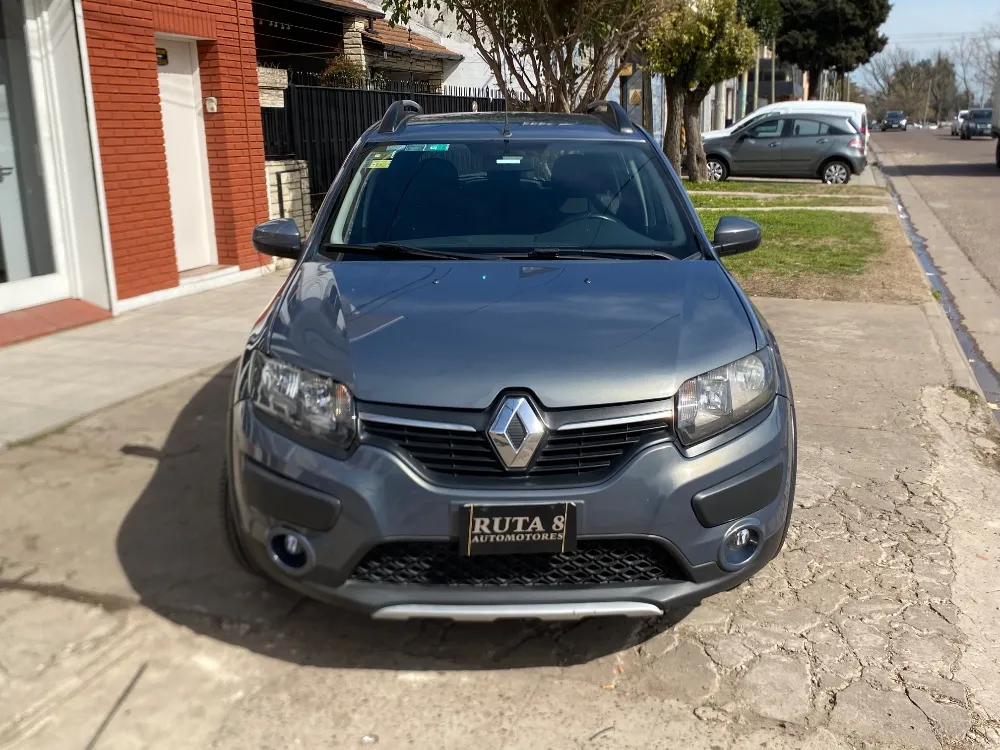 Renault SANDERO STEPWAY 5P 1,6 16V Dynamique — foto 4