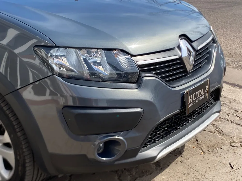 Renault SANDERO STEPWAY 5P 1,6 16V Dynamique — foto 5