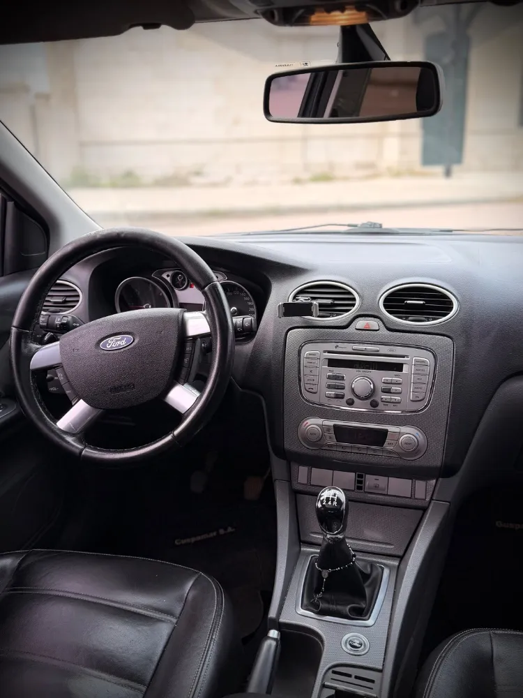 Ford FOCUS GHIA — foto 2