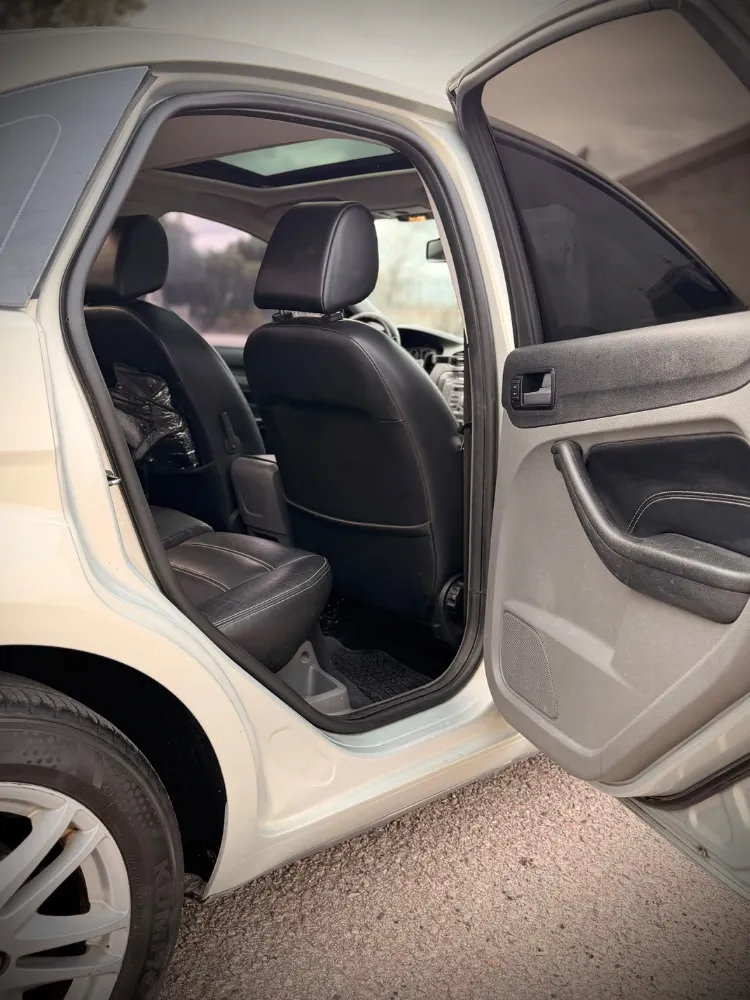 Ford FOCUS GHIA — foto 4
