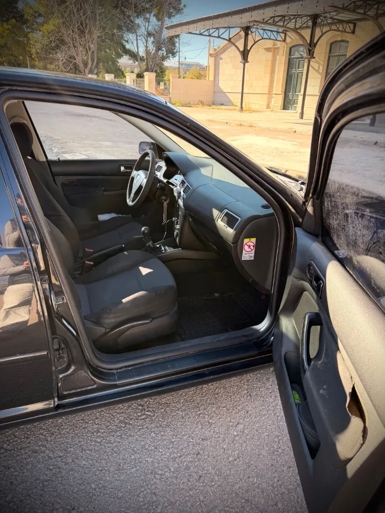 Volkswagen BORA 4P 2,0 Trendline 115CV — foto 6