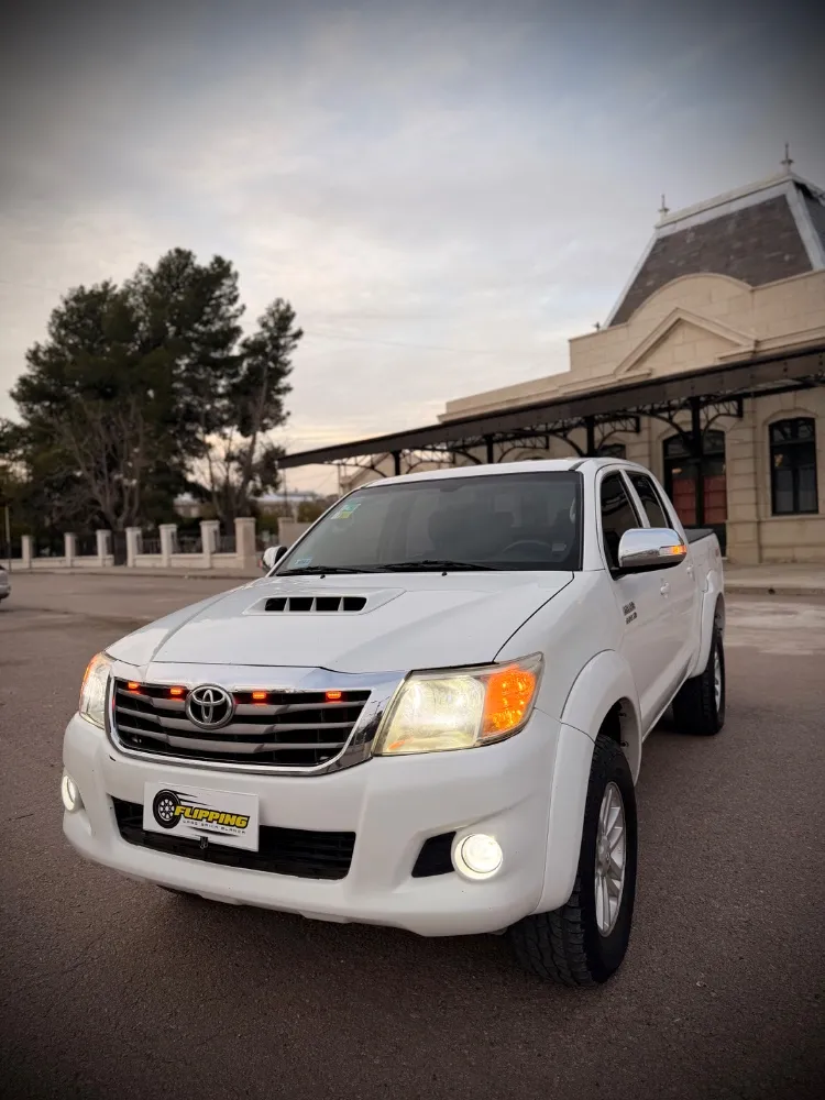 Toyota Hilux SRV — foto 4