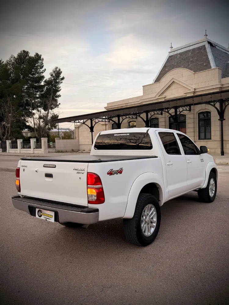 Toyota Hilux SRV — foto 9