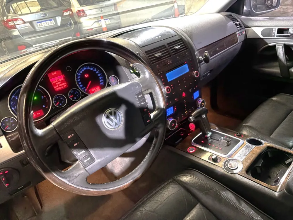Volkswagen Touareg 2.5 TDI R5 PREMIUM — foto 8