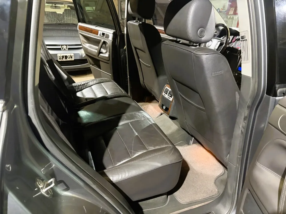 Volkswagen Touareg 2.5 TDI R5 PREMIUM — foto 9