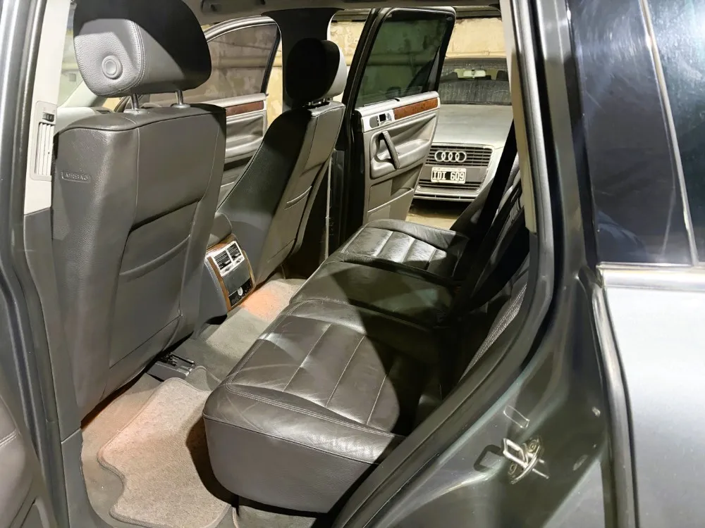 Volkswagen Touareg 2.5 TDI R5 PREMIUM — foto 11