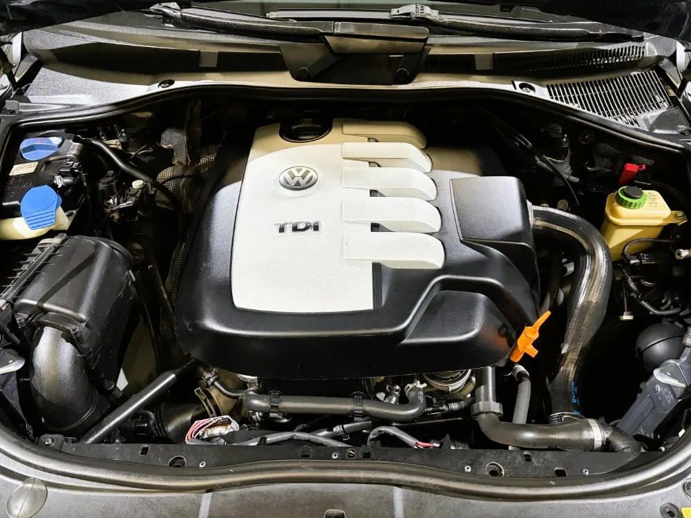 Volkswagen Touareg 2.5 TDI R5 PREMIUM — foto 14