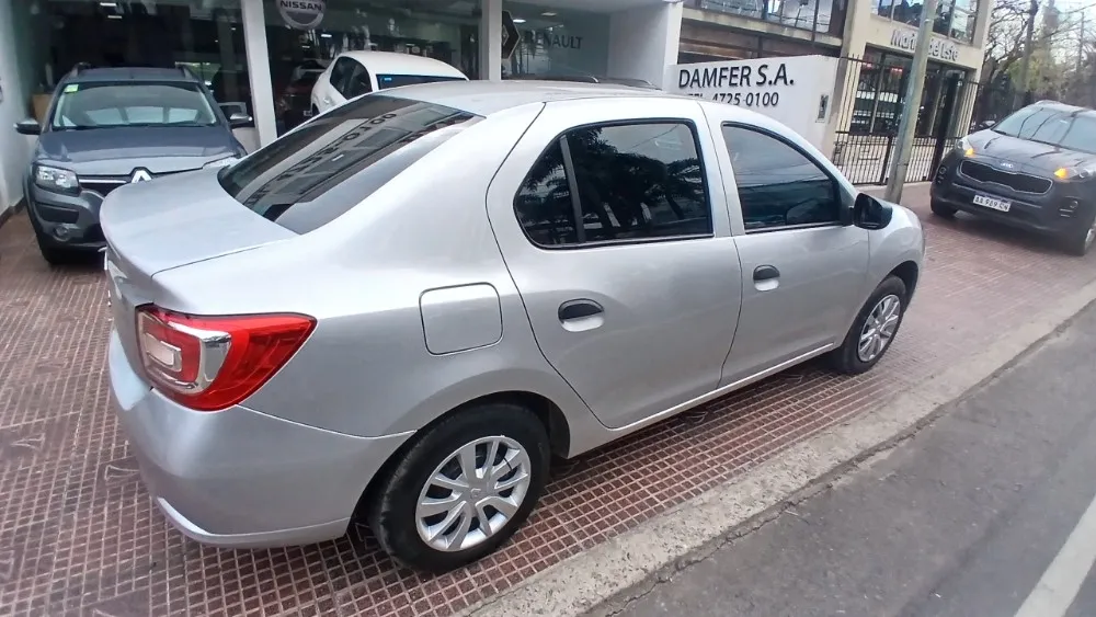 Renault LOGAN 4P 1,6 16V Life Pack — foto 2