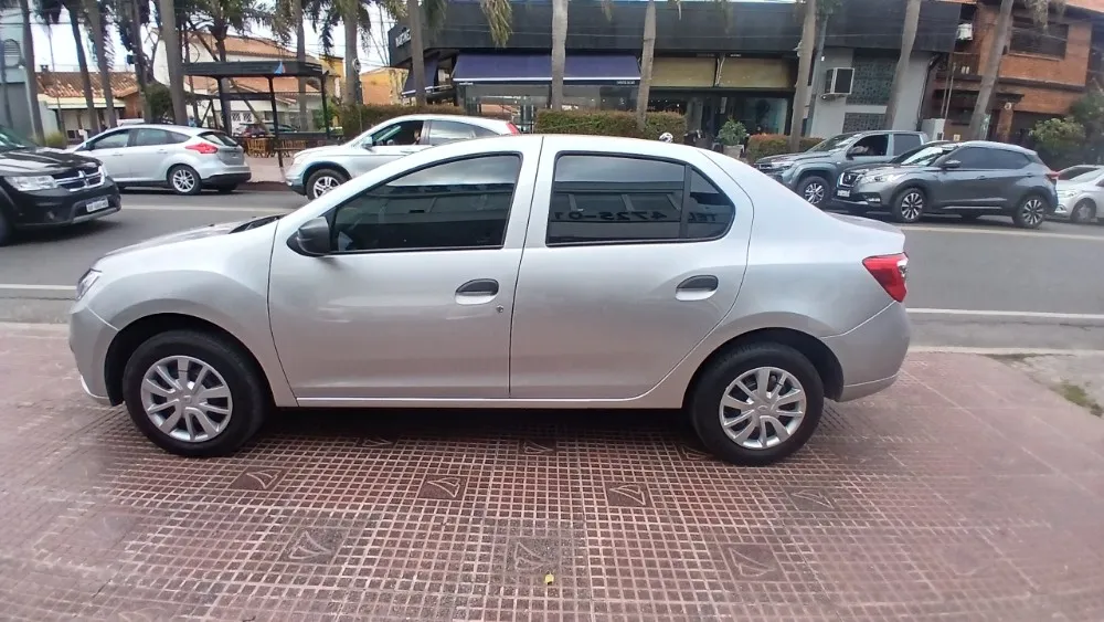 Renault LOGAN 4P 1,6 16V Life Pack — foto 5