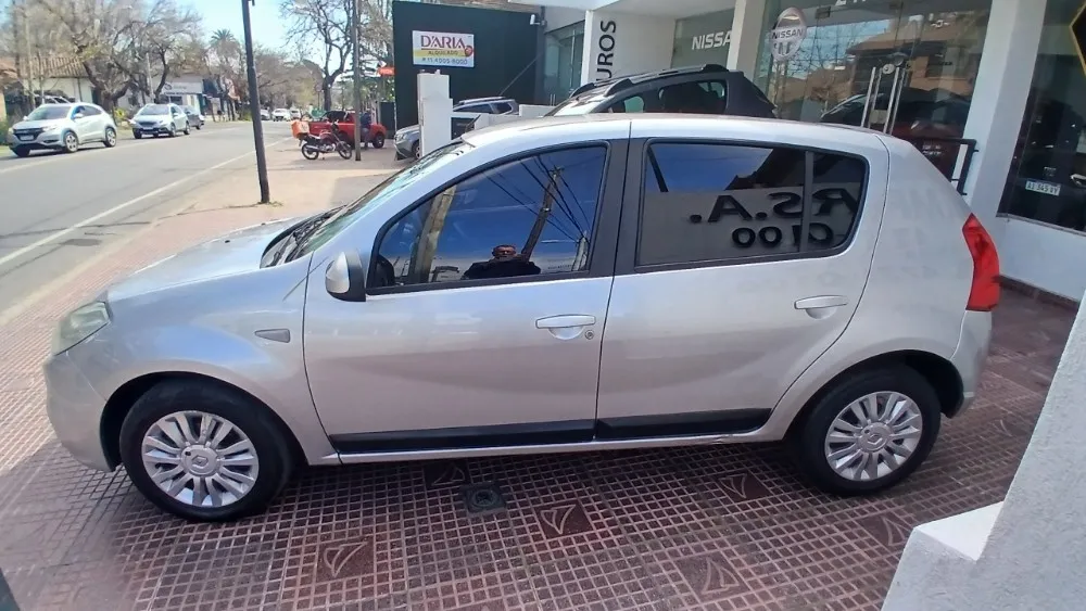 Renault SANDERO 5P 1,6 16V Privilege  2012 — foto 4
