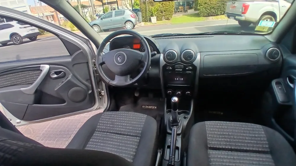 Renault SANDERO 5P 1,6 16V Privilege  2012 — foto 10