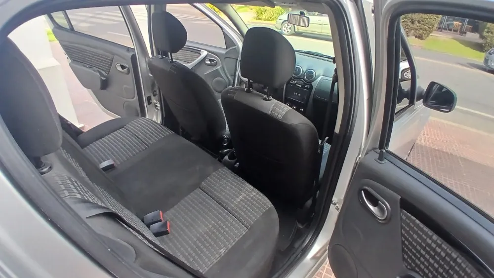 Renault SANDERO 5P 1,6 16V Privilege  2012 — foto 11