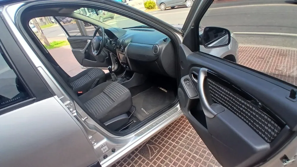 Renault SANDERO 5P 1,6 16V Privilege  2012 — foto 12